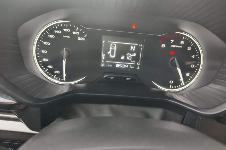 Used Wuling Jiachen 2022 1.5L Manual Enjoyment Elite Model Odometer Close Up
