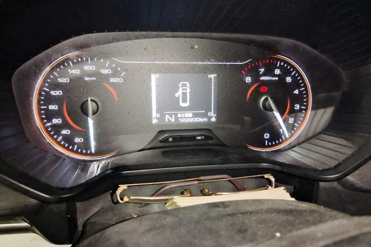 Used Wuling Jiachen 2022 1.5T Manual Light Enjoyment Dynamic Version Odometer Close Up