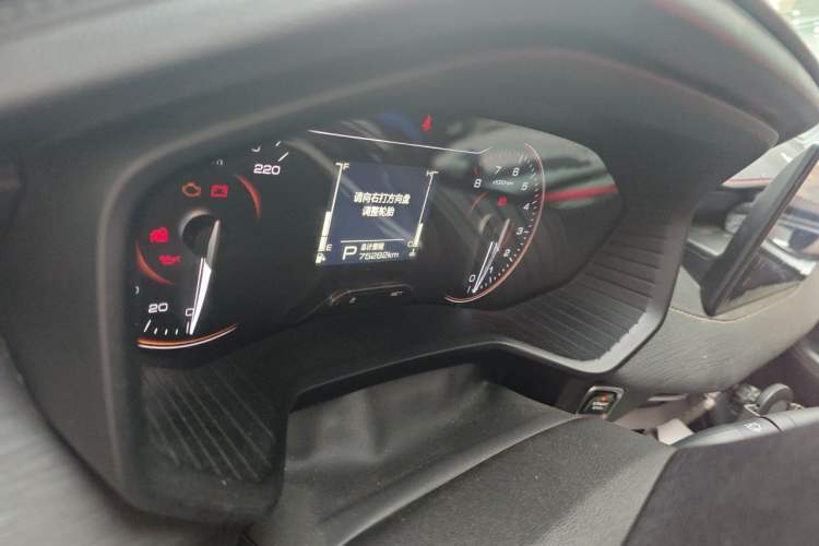 Used Wuling Jiachen 2022 1.5T CVT Smart Luxury Version Odometer Close Up