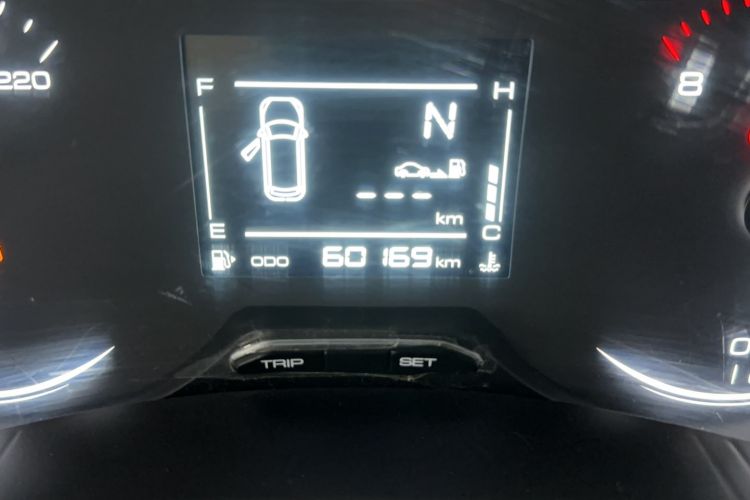Used Wuling Jiachen 2022 1.5L Manual Enjoyment Elite Model Odometer Close Up