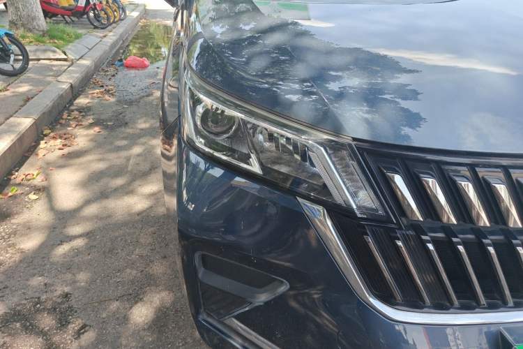 Used Wuling Jiachen 2022 1.5T Manual Comfort & Dynamic Version Right Front Headlight