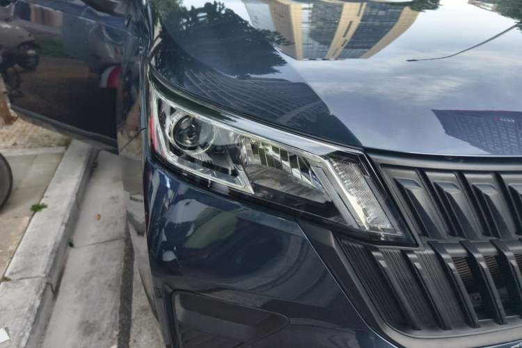 Used Wuling Jiachen 2022 1.5L Manual Enjoyment Elite Model Right Front Headlight