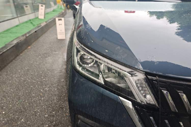 Used Wuling Jiachen 2022 1.5T CVT Smart Luxury Version Right Front Headlight