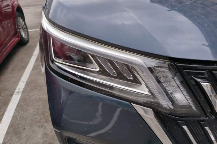 Used Wuling Jiachen 2022 1.5T CVT Smart Luxury Version Right Front Headlight