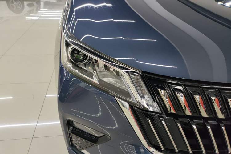 Used Wuling Jiachen 2022 1.5T CVT Smart Luxury Version Right Front Headlight
