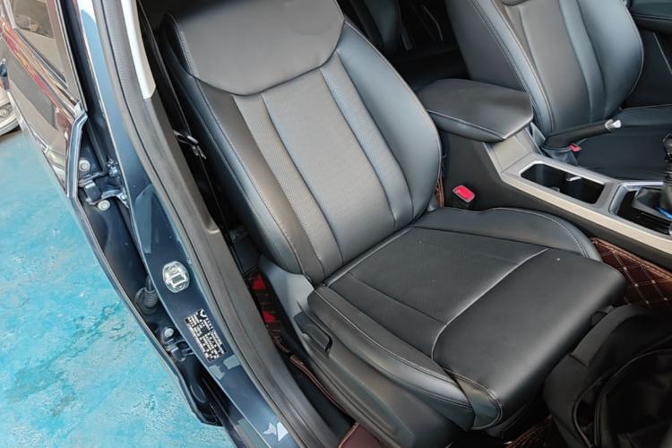 Used Wuling Jiachen 2022 1.5L Manual Comfort Edition Right Front Seat