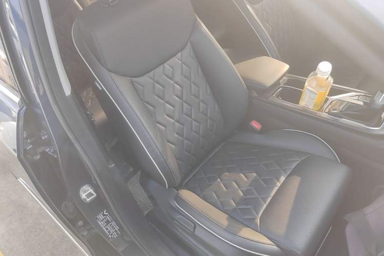 Used Wuling Jiachen 2022 1.5T CVT Deluxe Flagship Edition Right Front Seat