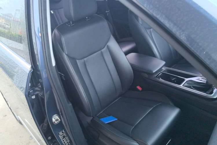 Used Wuling Jiachen 2022 1.5T CVT Smart Luxury Version Right Front Seat