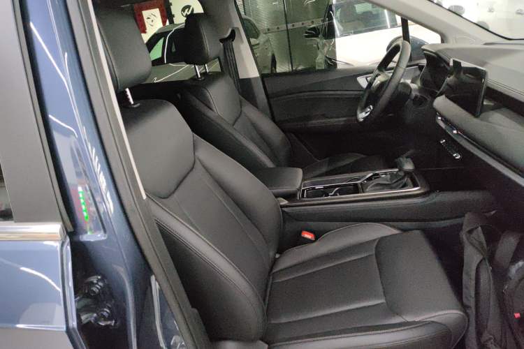 Used Wuling Jiachen 2022 1.5T CVT Smart Luxury Version Right Front Seat