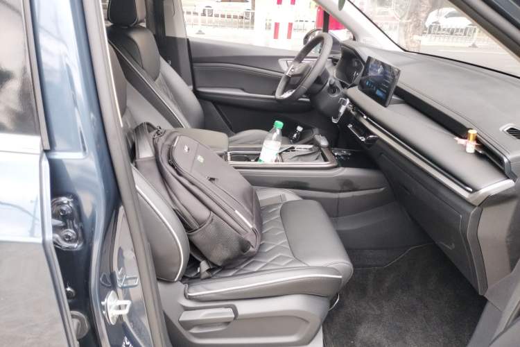 Used Wuling Jiachen 2022 1.5T CVT Deluxe Flagship Edition Right Front Seat