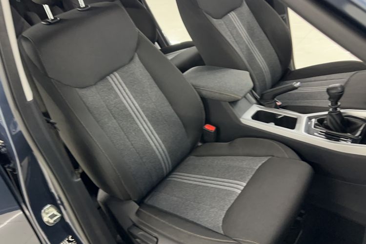 Used Wuling Jiachen 2022 1.5L Manual Enjoyment Elite Model Right Front Seat