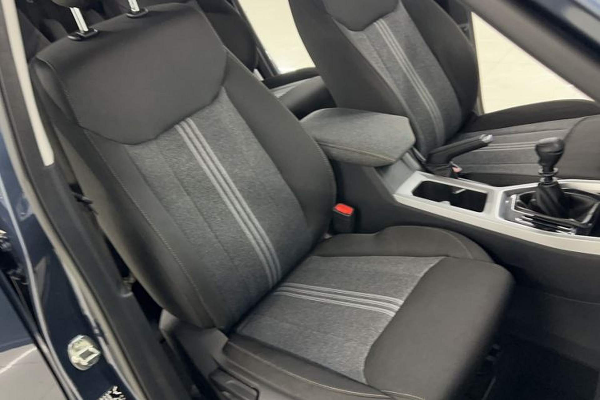 Used Wuling Jiachen 2022 1.5L Manual Enjoyment Elite Model Right Front Seat