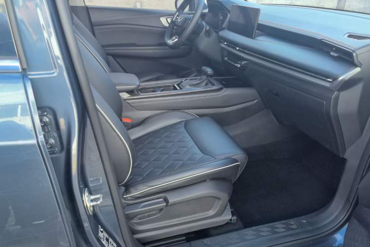 Used Wuling Jiachen 2022 1.5T CVT Deluxe Flagship Edition Right Front Seat