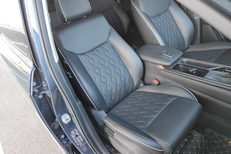 Used Wuling Jiachen 2022 1.5T CVT Deluxe Flagship Edition Right Front Seat