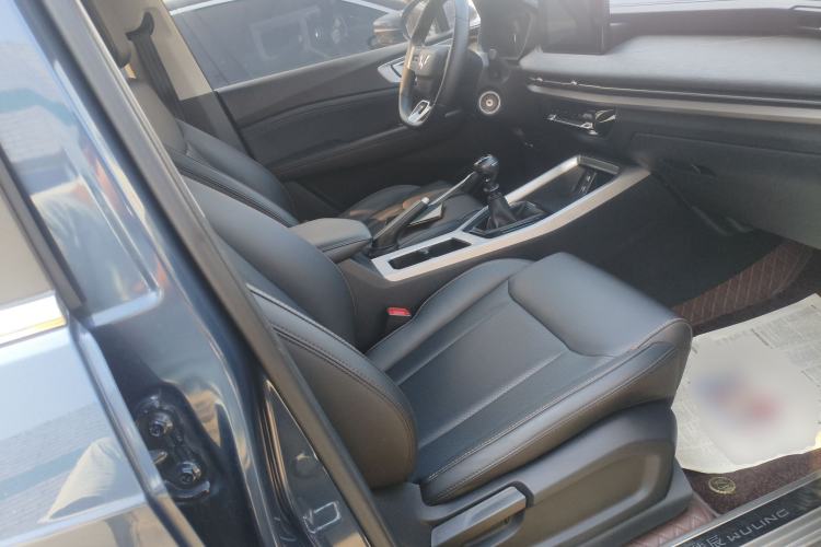 Used Wuling Jiachen 2022 1.5L Manual Comfort Edition Right Front Seat