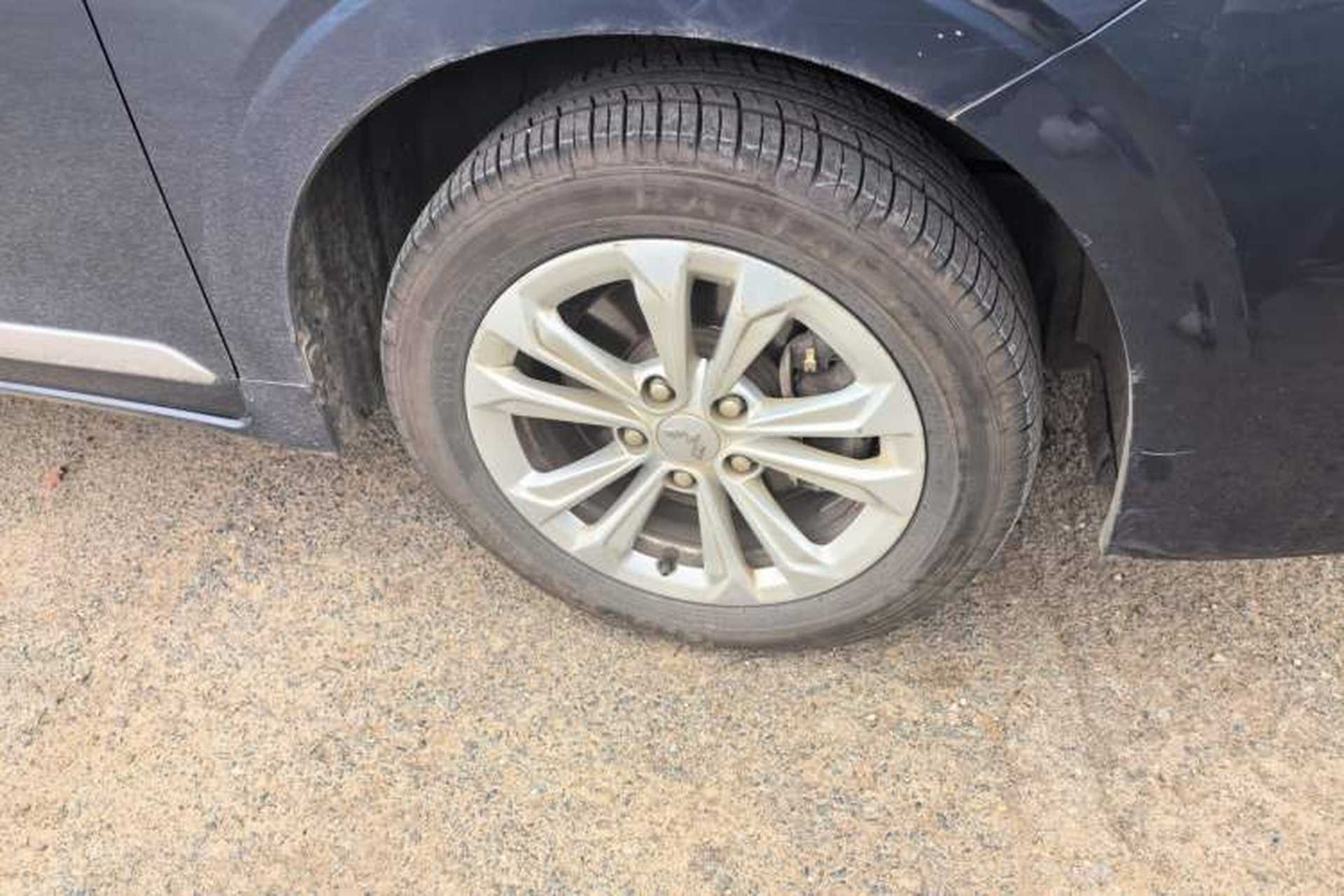 Used Wuling Jiachen 2022 1.5T Manual Light Enjoyment Dynamic Version Right Front Wheel Hub