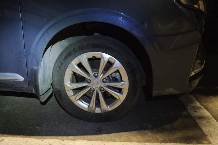 Used Wuling Jiachen 2022 1.5T CVT Smart Luxury Version Right Front Wheel Hub