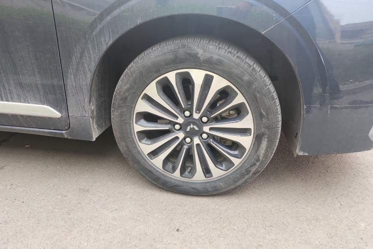 Used Wuling Jiachen 2022 1.5T CVT Deluxe Flagship Edition Right Front Wheel Hub