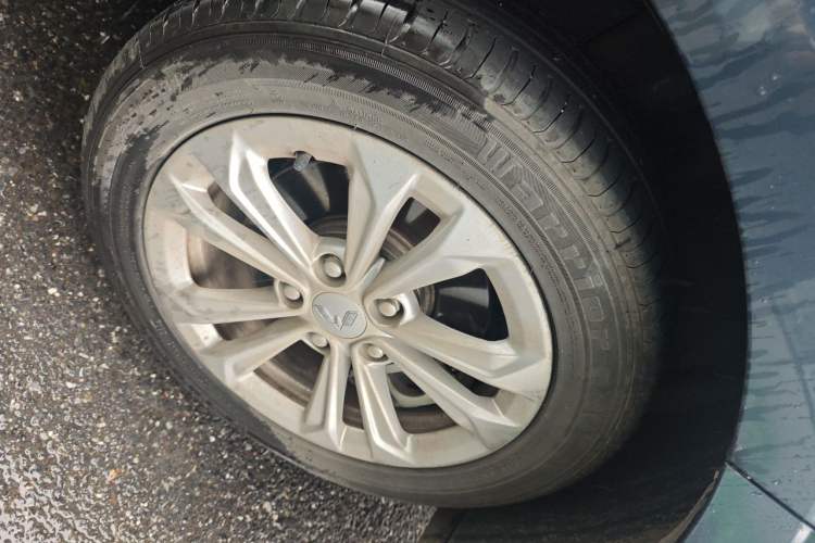 Used Wuling Jiachen 2022 1.5T CVT Smart Luxury Version Right Front Wheel Hub