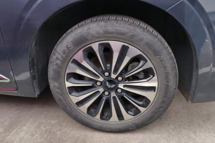 Used Wuling Jiachen 2022 1.5T CVT Smart Luxury Version Right Front Wheel Hub
