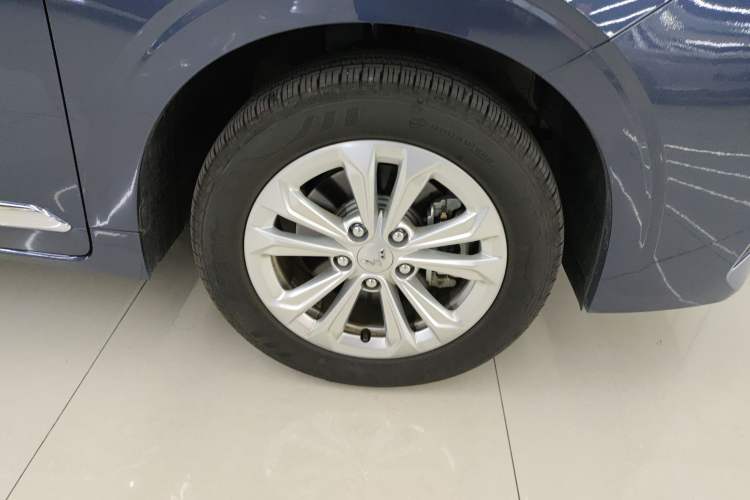 Used Wuling Jiachen 2022 1.5T CVT Smart Luxury Version Right Front Wheel Hub