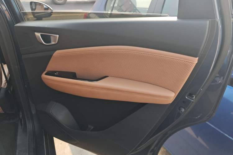 Used Wuling Jiachen 2022 1.5T CVT Deluxe Flagship Edition Right Rear Door Interior