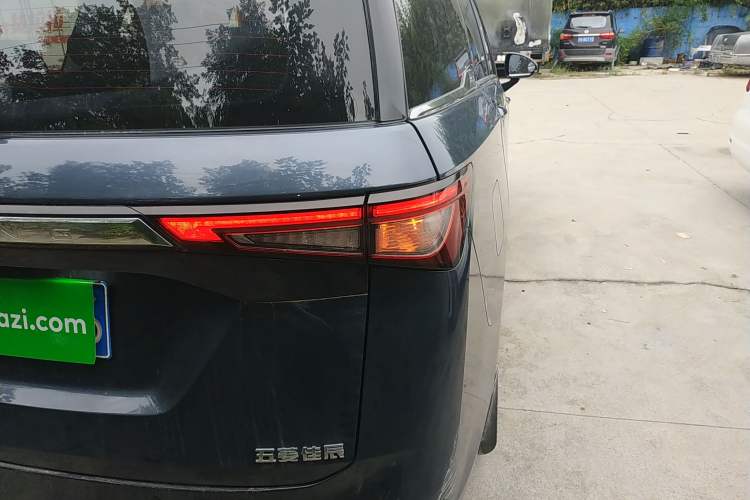 Used Wuling Jiachen 2022 1.5T CVT Deluxe Flagship Edition Right Rear Taillight