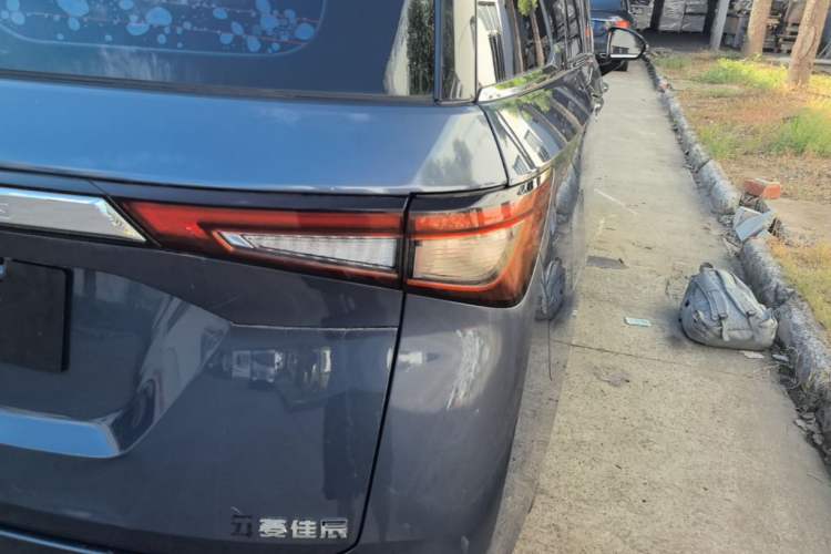 Used Wuling Jiachen 2022 1.5T CVT Deluxe Flagship Edition Right Rear Taillight