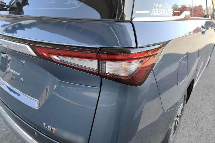 Used Wuling Jiachen 2022 1.5T CVT Deluxe Flagship Edition Right Rear Taillight