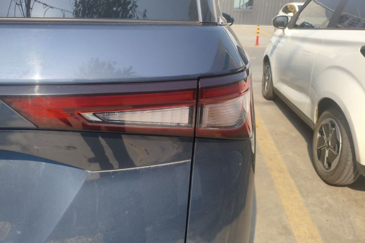 Used Wuling Jiachen 2022 1.5L Manual Comfort Edition Right Rear Taillight