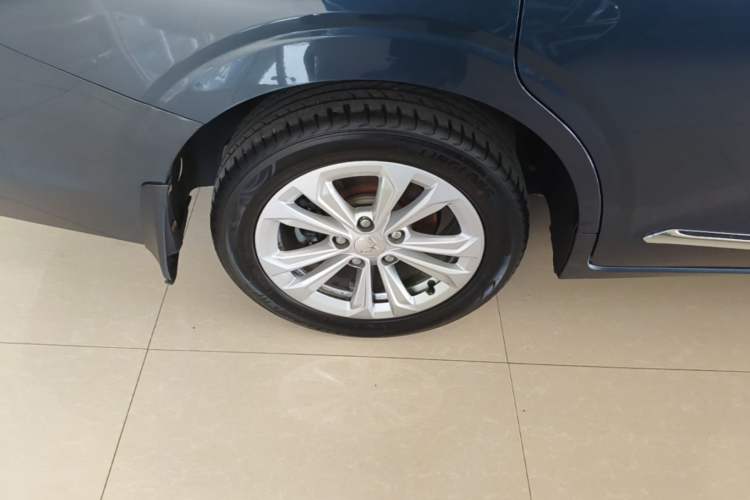 Used Wuling Jiachen 2022 1.5L Manual Light Comfort Edition Right Rear Wheel Hub