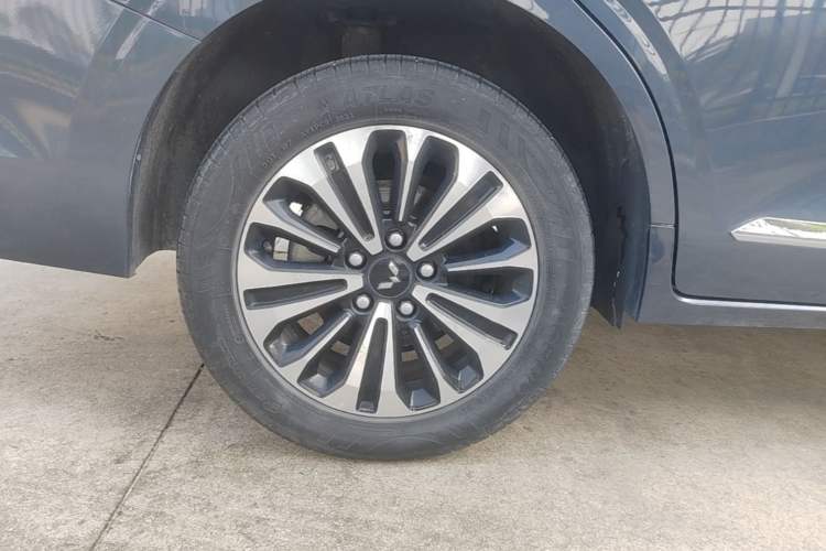Used Wuling Jiachen 2022 1.5T CVT Deluxe Flagship Edition Right Rear Wheel Hub