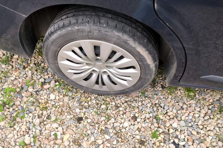 Used Wuling Jiachen 2022 1.5L Manual Enjoyment Elite Model Right Rear Wheel Hub