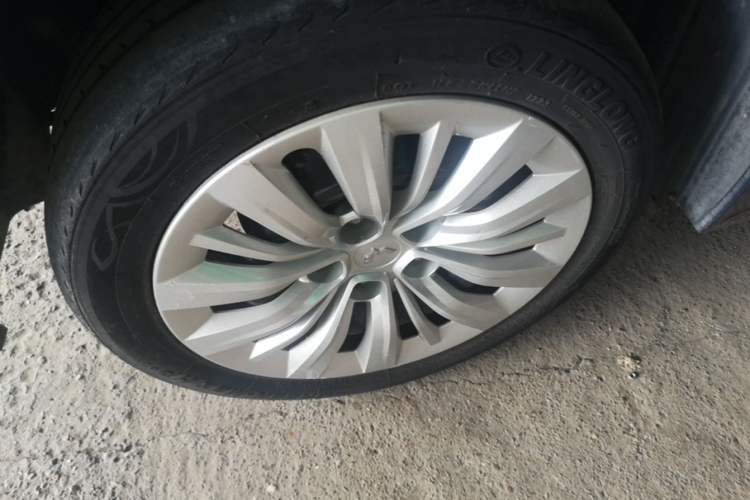 Used Wuling Jiachen 2022 1.5L Manual Enjoyment Elite Model Right Rear Wheel Hub