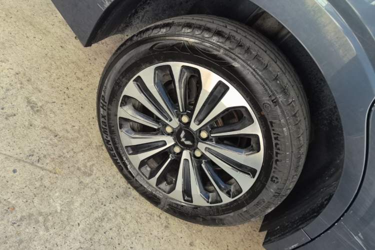 Used Wuling Jiachen 2022 1.5T CVT Deluxe Flagship Edition Right Rear Wheel Hub