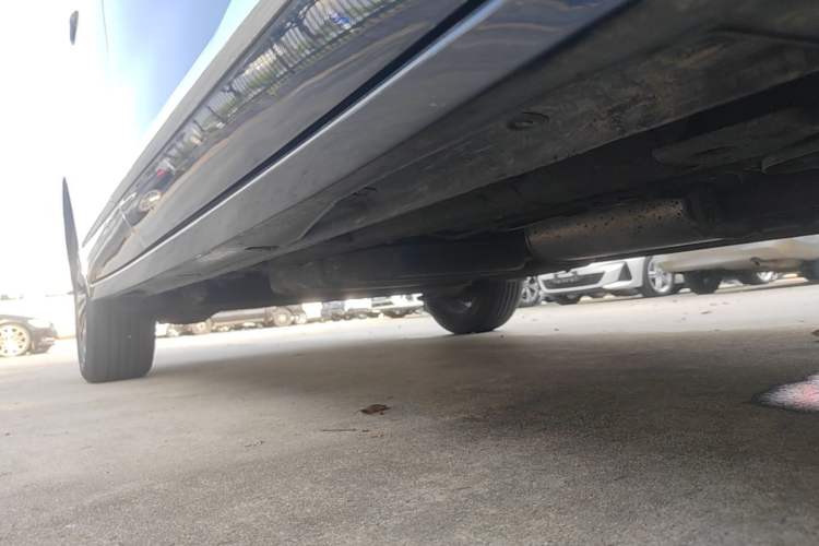 Used Wuling Jiachen 2022 1.5T CVT Deluxe Flagship Edition Right Side Sill