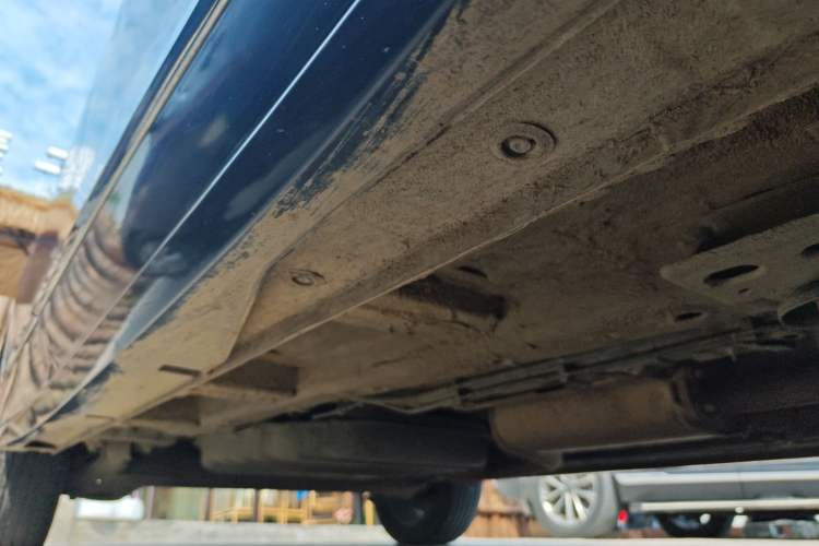 Used Wuling Jiachen 2022 1.5T CVT Deluxe Flagship Edition Right Side Sill