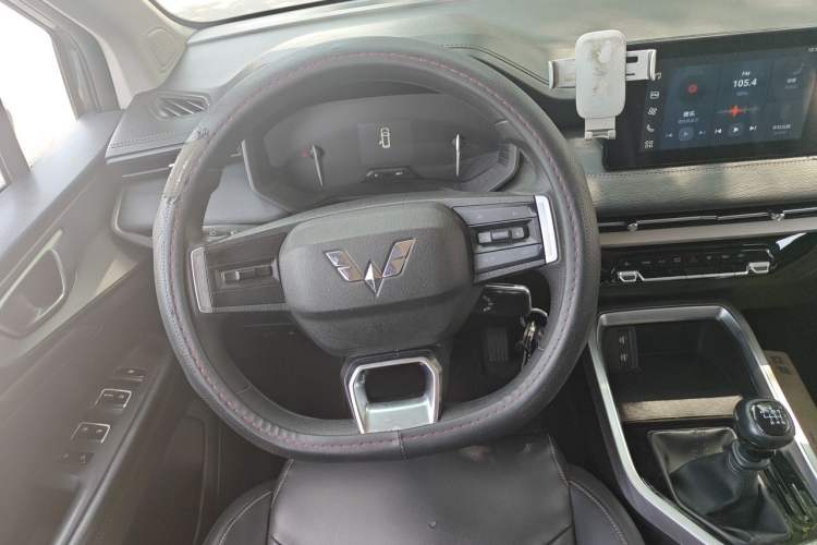 Used Wuling Jiachen 2022 1.5T Manual Comfort & Dynamic Version Steering Wheel