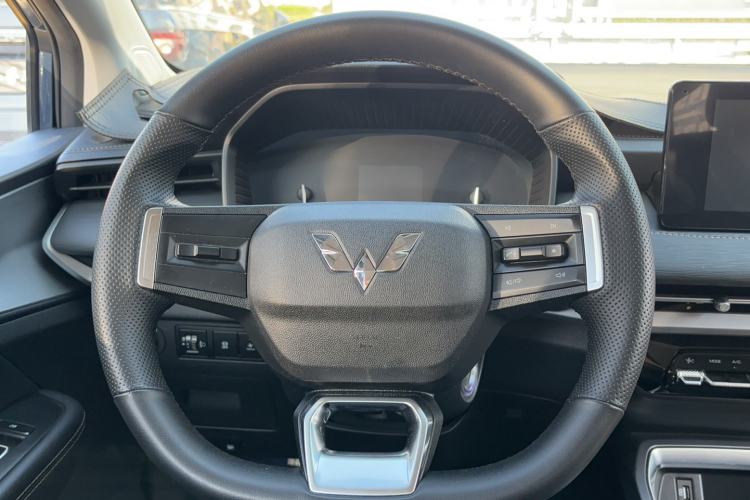 Used Wuling Jiachen 2022 1.5T Manual Comfort & Dynamic Version Steering Wheel