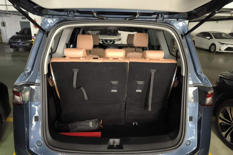 Used Wuling Jiachen 2022 1.5T CVT Deluxe Flagship Edition Trunk