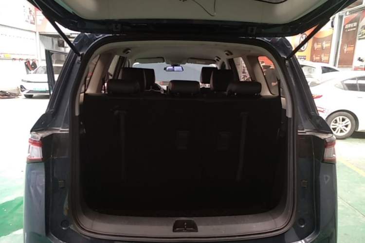 Used Wuling Jiachen 2022 1.5T CVT Smart Luxury Version Trunk