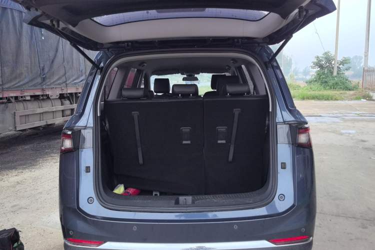 Used Wuling Jiachen 2022 1.5T CVT Smart Luxury Version Trunk