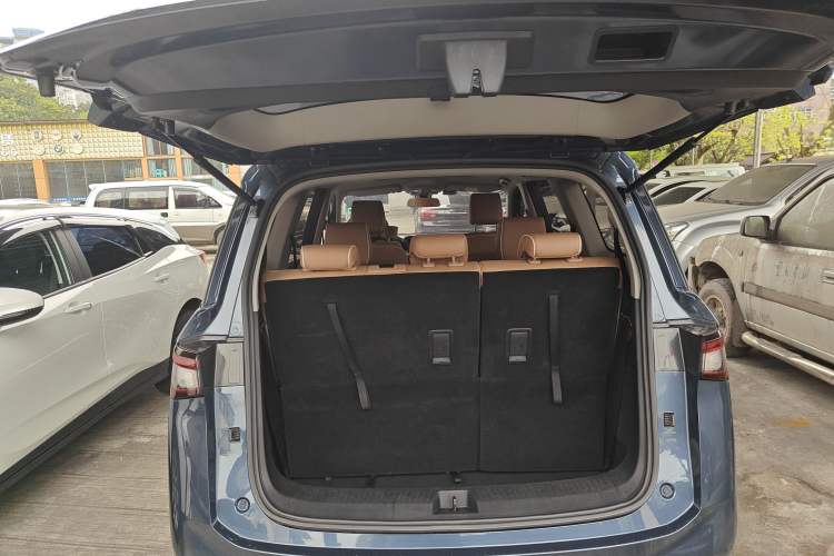 Used Wuling Jiachen 2022 1.5T CVT Deluxe Flagship Edition Trunk