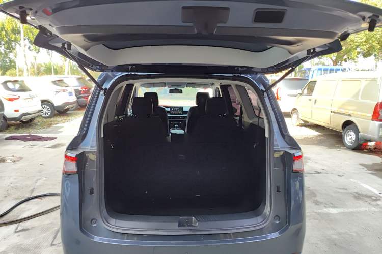 Used Wuling Jiachen 2022 1.5L Manual Enjoyment Elite Model Trunk