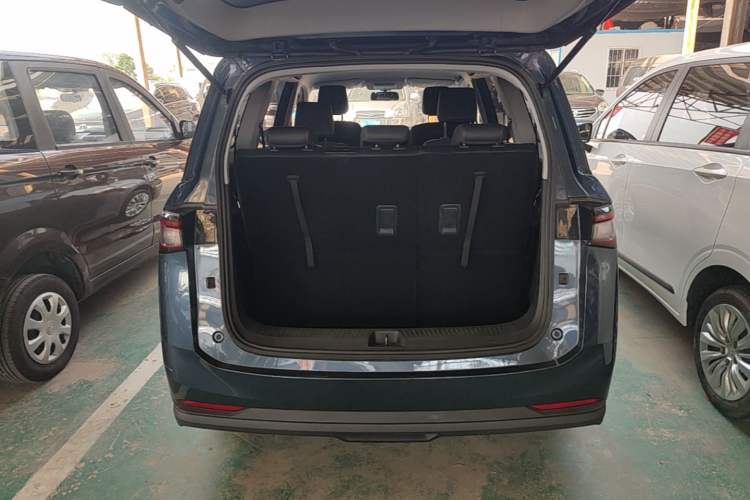Used Wuling Jiachen 2022 1.5L Manual Enjoyment Elite Model Trunk