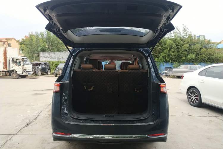 Used Wuling Jiachen 2022 1.5T CVT Deluxe Flagship Edition Trunk