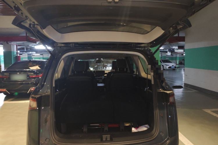 Used Wuling Jiachen 2022 1.5T CVT Deluxe Flagship Edition Trunk