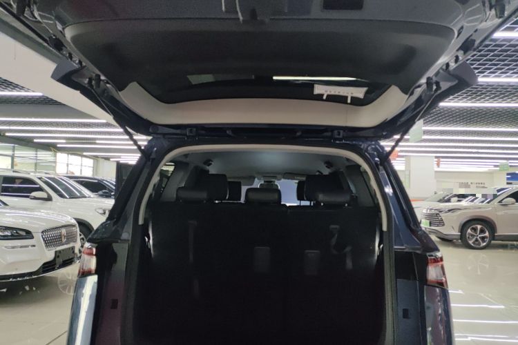 Used Wuling Jiachen 2022 1.5T CVT Smart Luxury Version Trunk