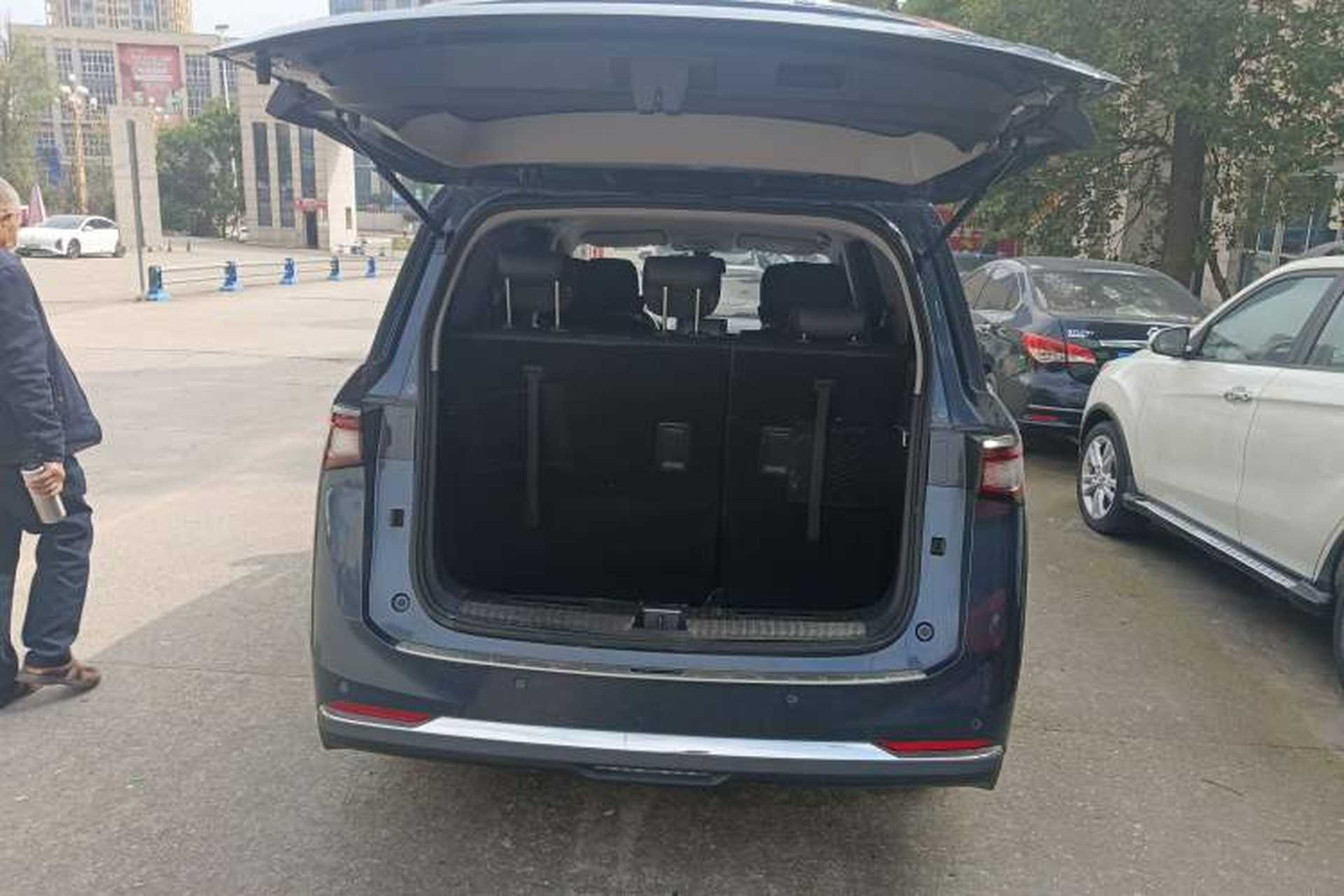 Used Wuling Jiachen 2022 1.5L Manual Comfort Edition Trunk