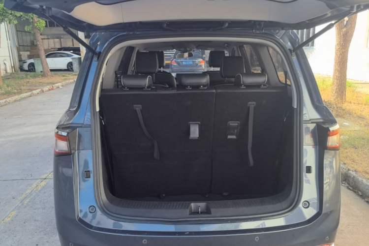 Used Wuling Jiachen 2022 1.5T CVT Deluxe Flagship Edition Trunk